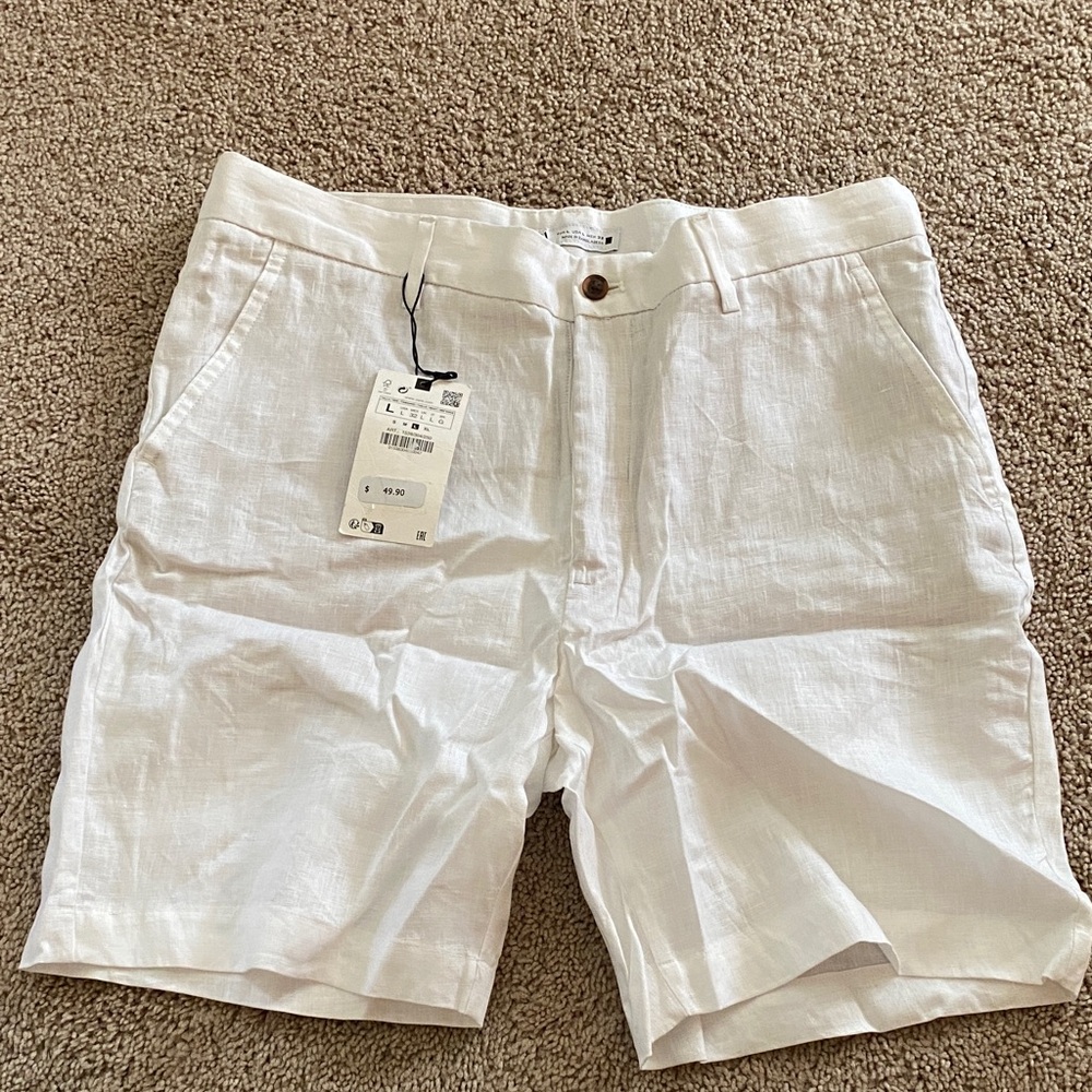 Zara Men's Crisp White Flat Front Shorts